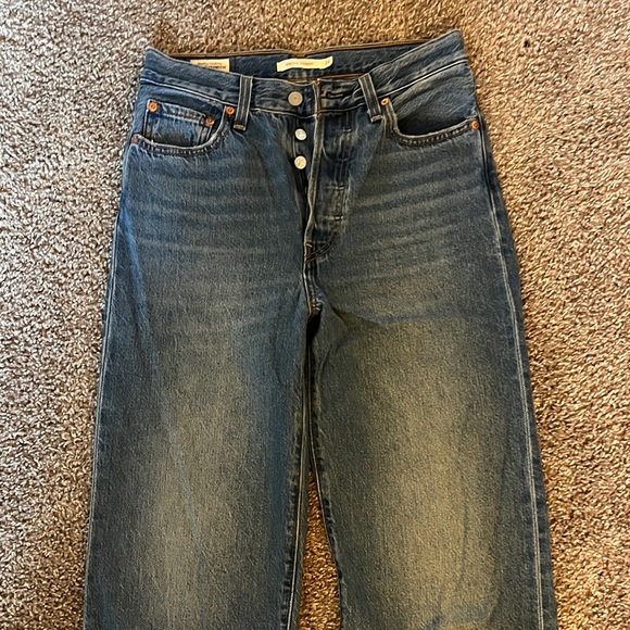 Levi’s Ribcage Straight - Picture 7 of 9